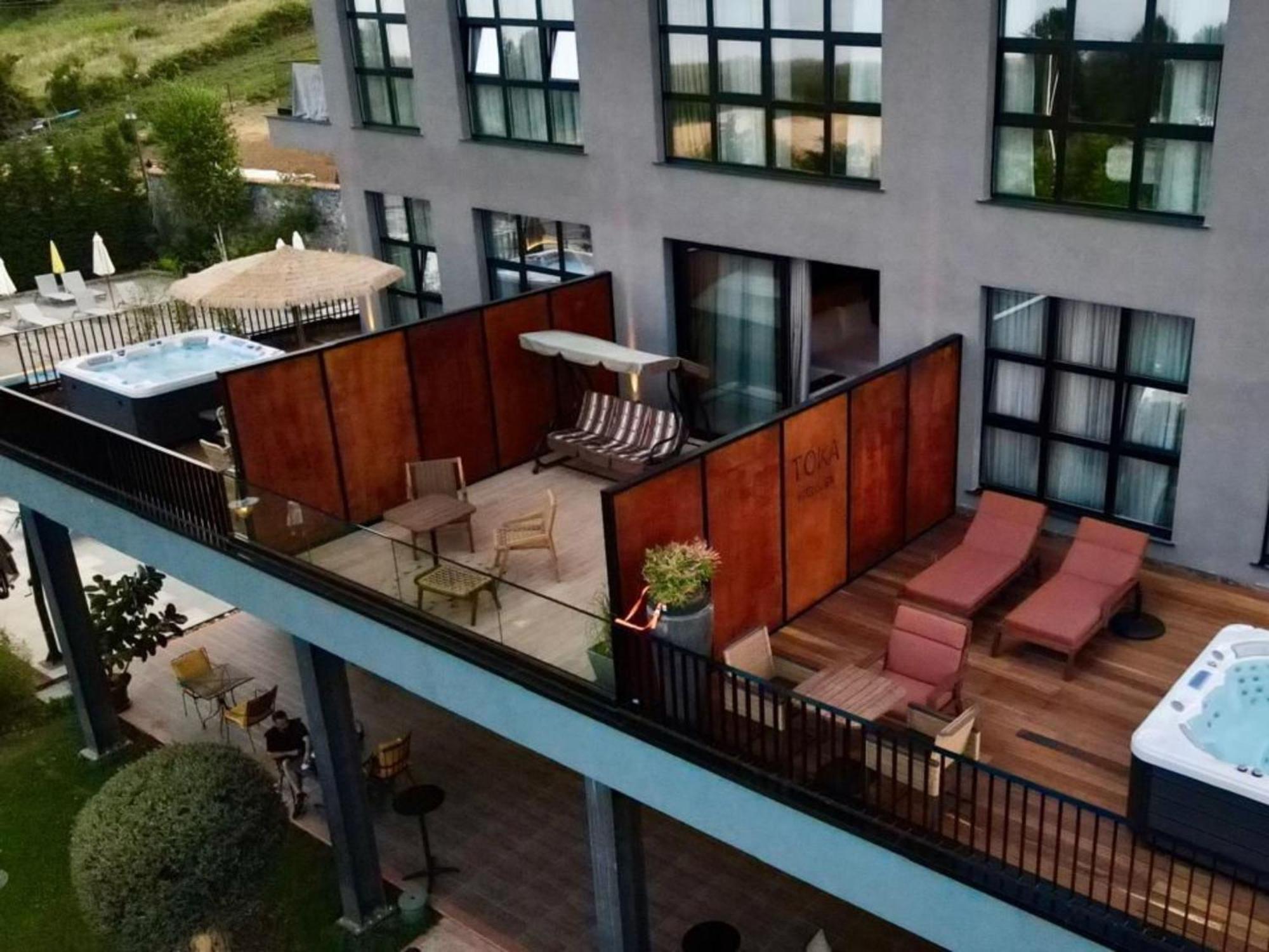 Toka Hotel Restaurant Udenisht Luaran gambar
