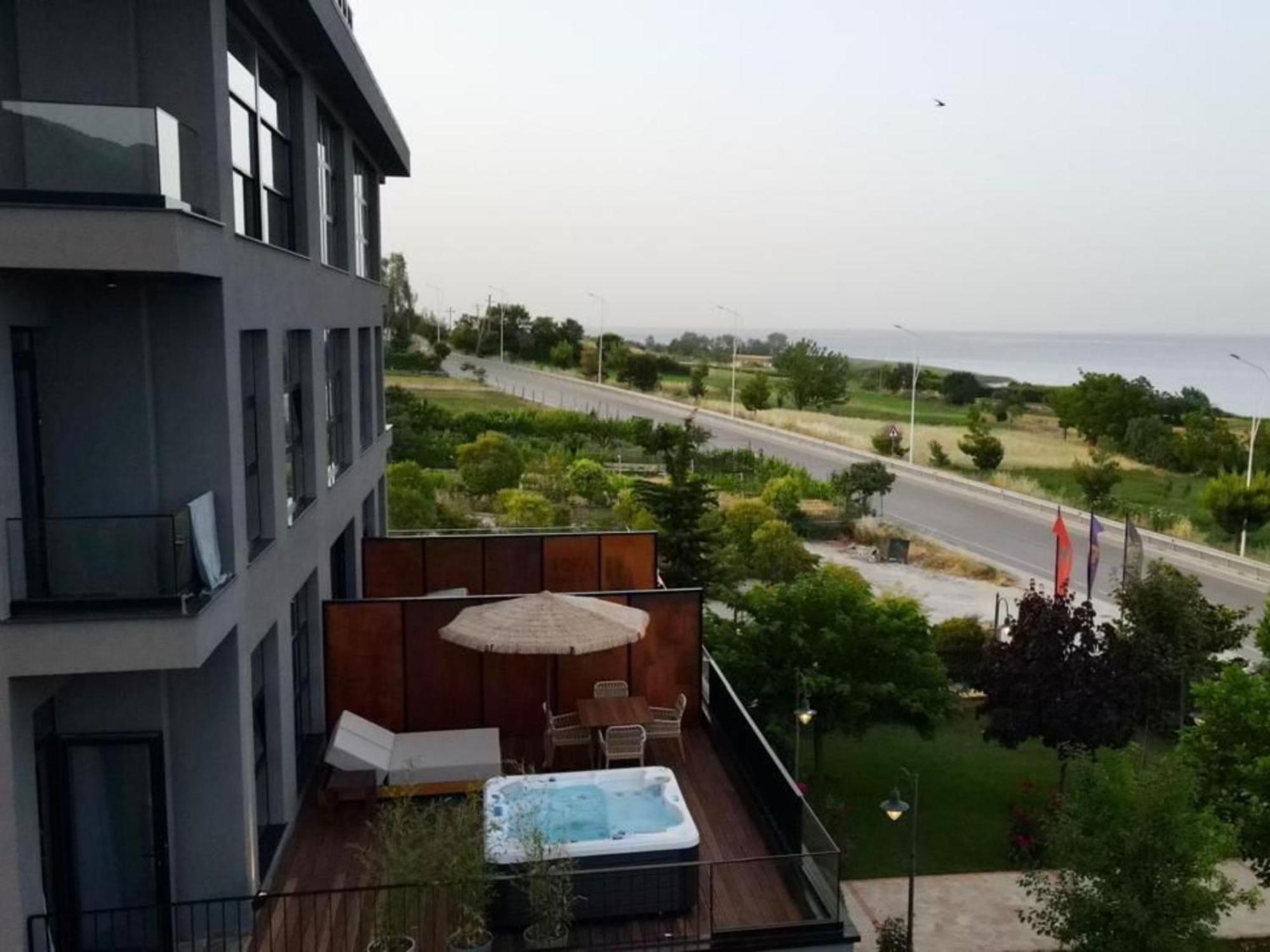 Toka Hotel Restaurant Udenisht Luaran gambar