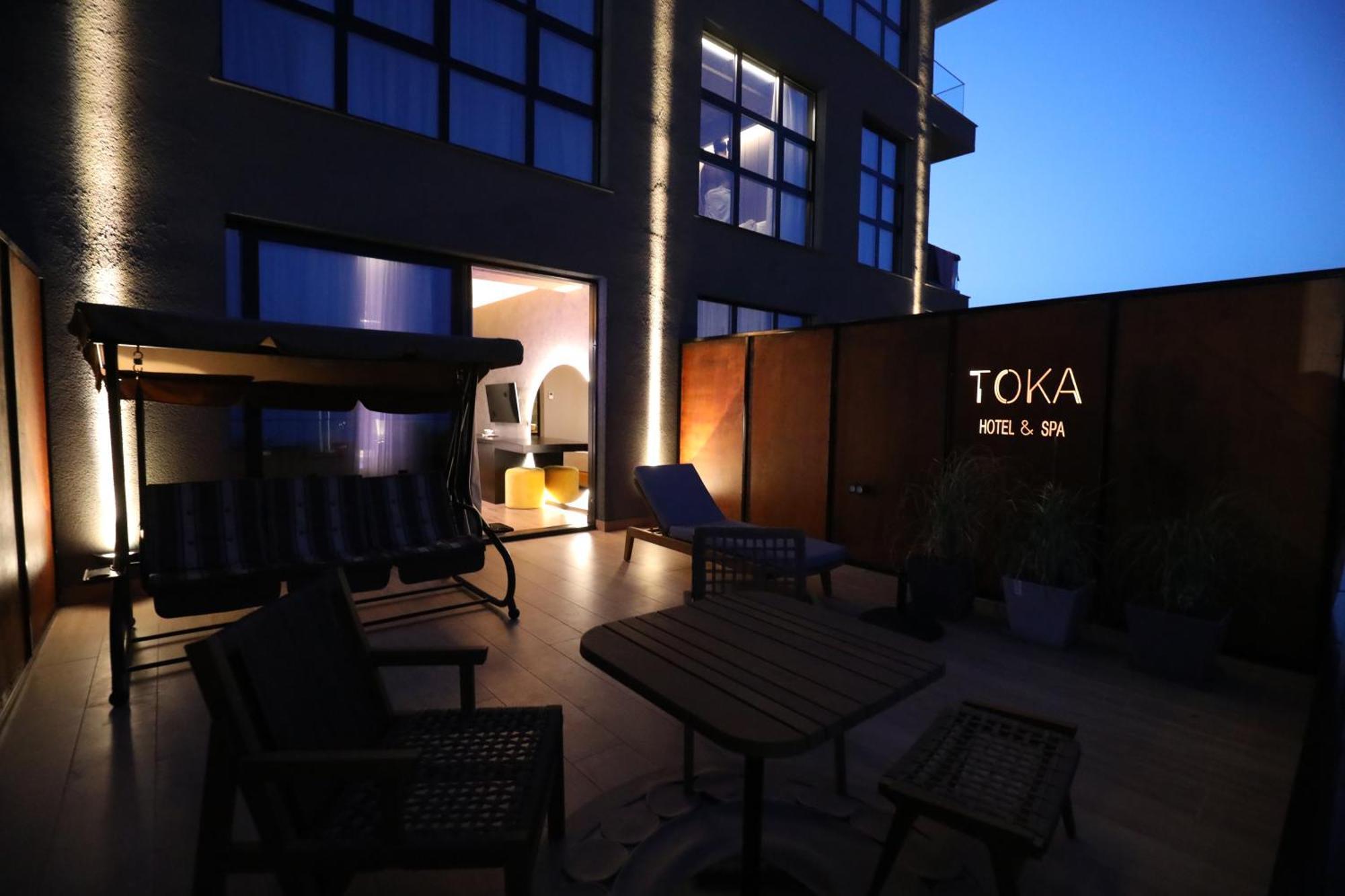 Toka Hotel Restaurant Udenisht Luaran gambar