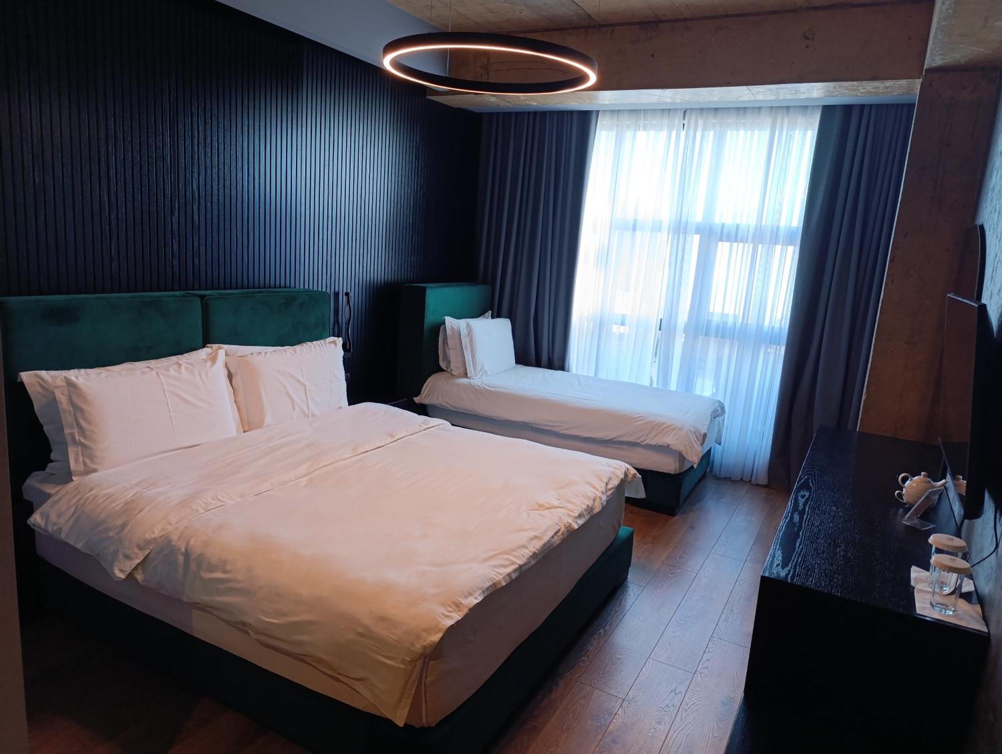 Toka Hotel Restaurant Udenisht Luaran gambar